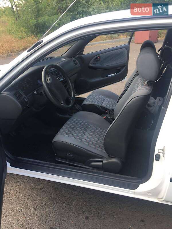 Хэтчбек Toyota Corolla 1995 в Березовке