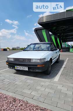 Ліфтбек Toyota Corolla 1988 в Білозерці