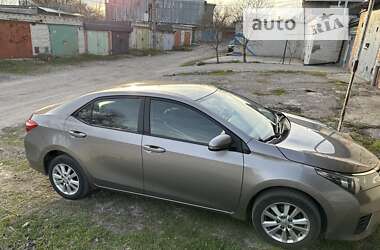 Седан Toyota Corolla 2013 в Запоріжжі