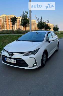 Седан Toyota Corolla 2019 в Киеве