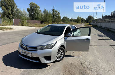 Седан Toyota Corolla 2013 в Борисполе