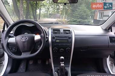Седан Toyota Corolla 2010 в 