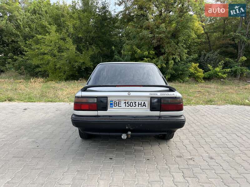 Седан Toyota Corolla 1991 в Одесі