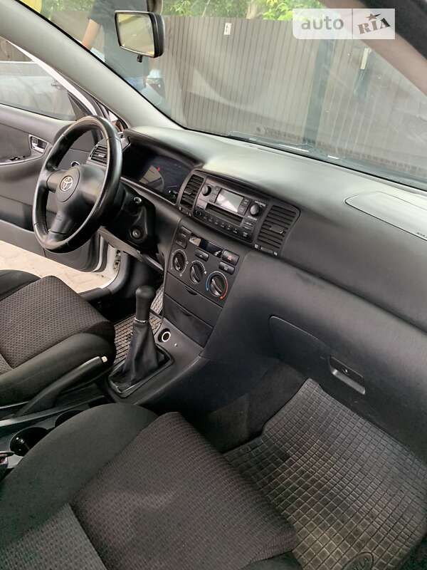 Хэтчбек Toyota Corolla 2006 в Первомайске