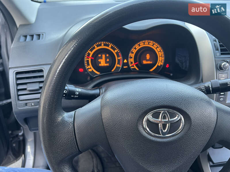 Седан Toyota Corolla 2007 в Львове