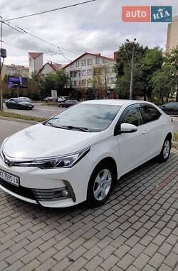 Седан Toyota Corolla 2017 в Івано-Франківську