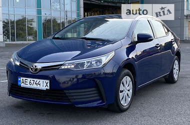 Седан Toyota Corolla 2016 в Днепре