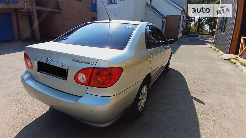 Седан Toyota Corolla 2003 в Києві