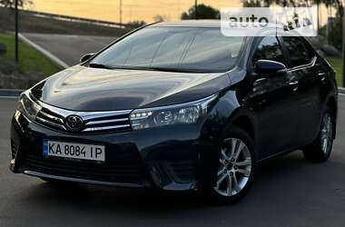 Седан Toyota Corolla 2014 в Киеве