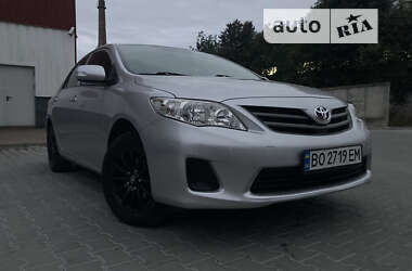 Седан Toyota Corolla 2011 в Тернополе