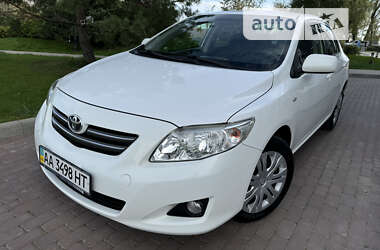 Седан Toyota Corolla 2008 в Киеве