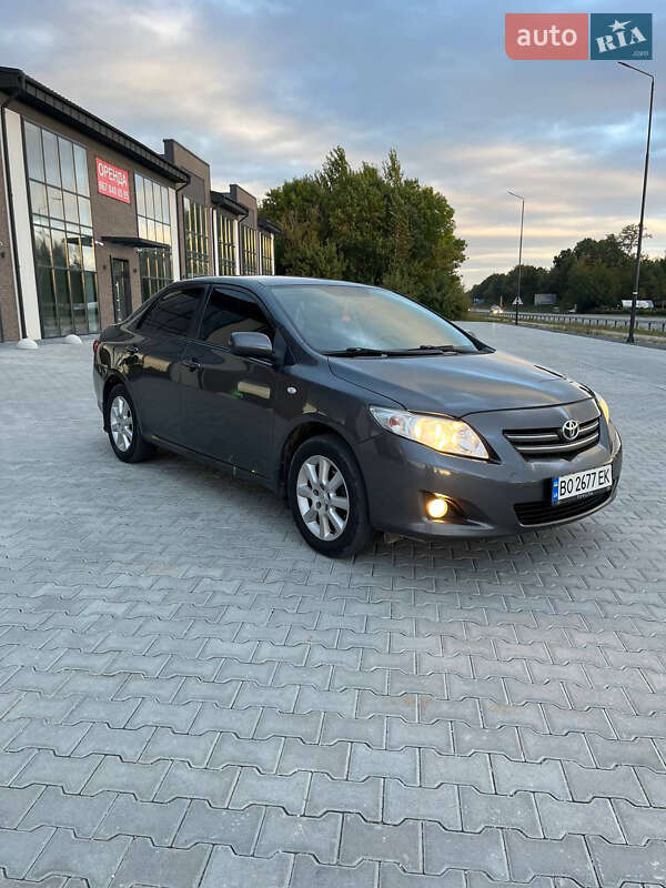Седан Toyota Corolla 2008 в Тернополі