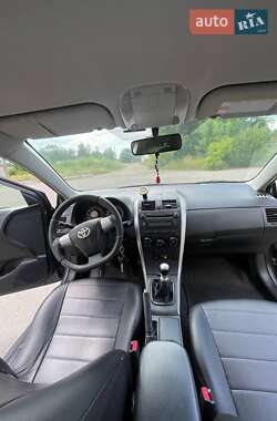 Седан Toyota Corolla 2010 в 