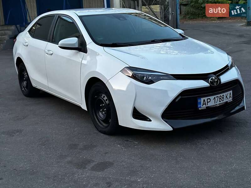 Седан Toyota Corolla 2017 в Запоріжжі