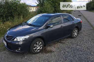 Седан Toyota Corolla 2010 в Ужгороде