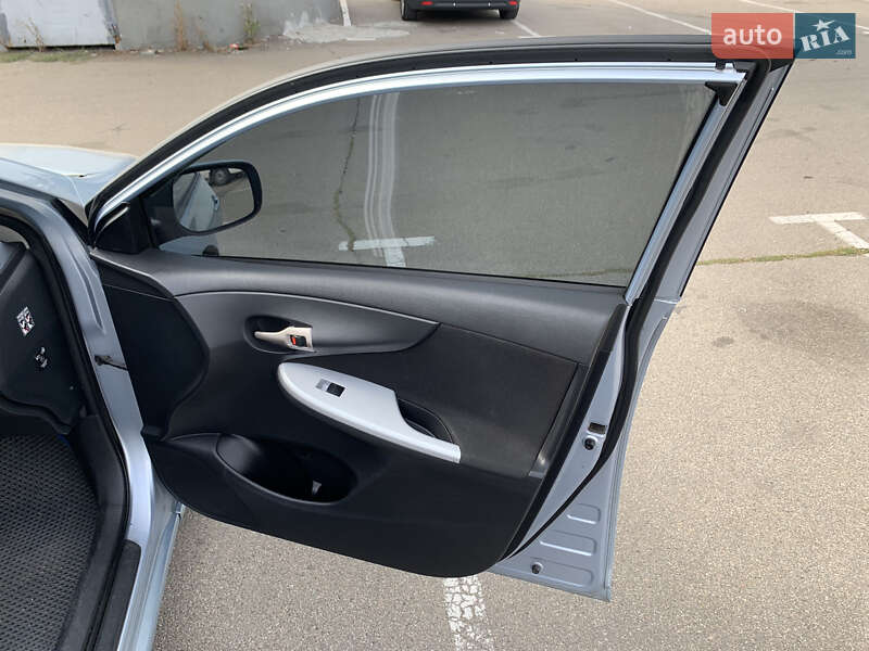 Седан Toyota Corolla 2008 в Киеве