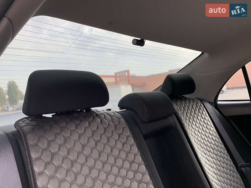 Седан Toyota Corolla 2008 в Киеве