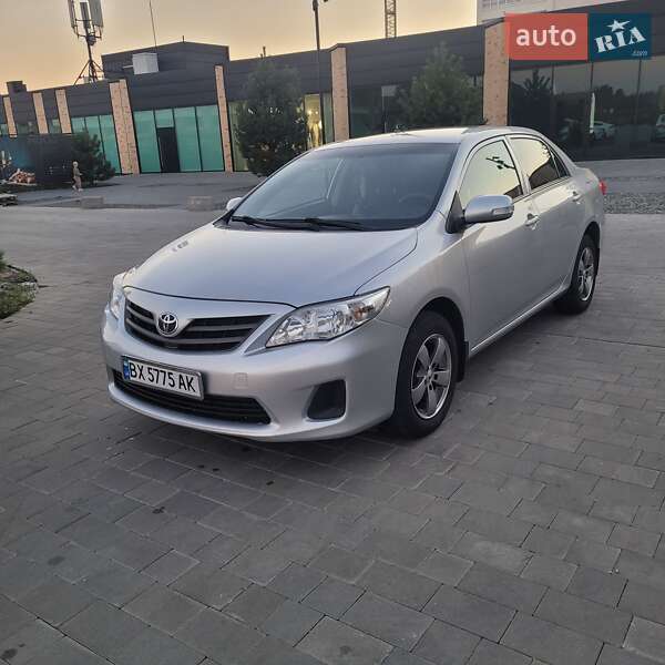 Седан Toyota Corolla 2012 в Хмельницком