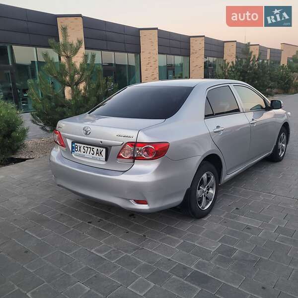 Седан Toyota Corolla 2012 в Хмельницком