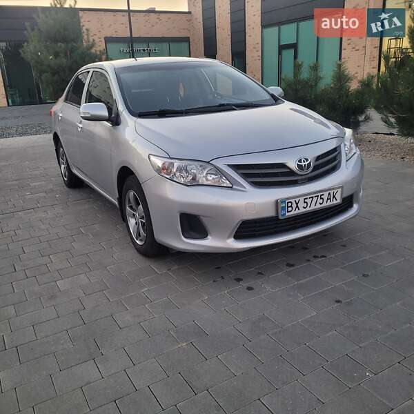 Седан Toyota Corolla 2012 в Хмельницком