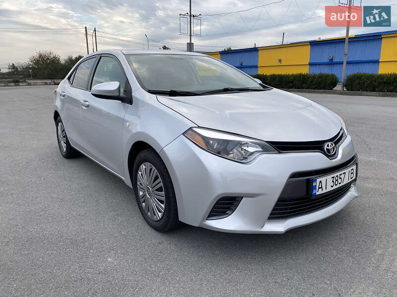 Седан Toyota Corolla 2016 в Житомире