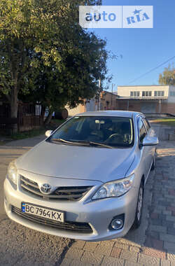 Седан Toyota Corolla 2012 в Червонограді