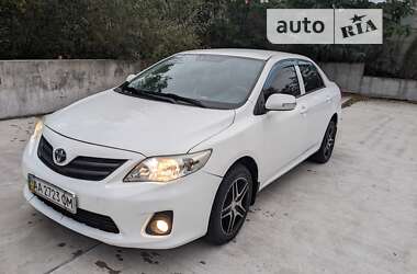 Седан Toyota Corolla 2012 в Києві