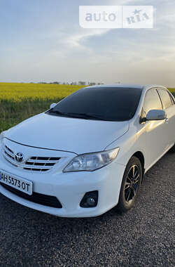 Седан Toyota Corolla 2011 в Межовій