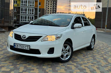 Седан Toyota Corolla 2012 в Мені