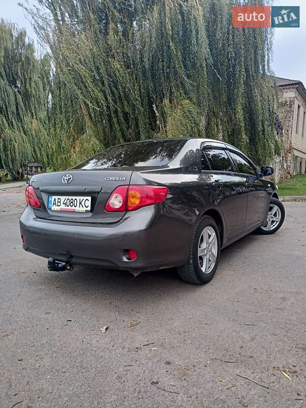 Седан Toyota Corolla 2008 в Виннице