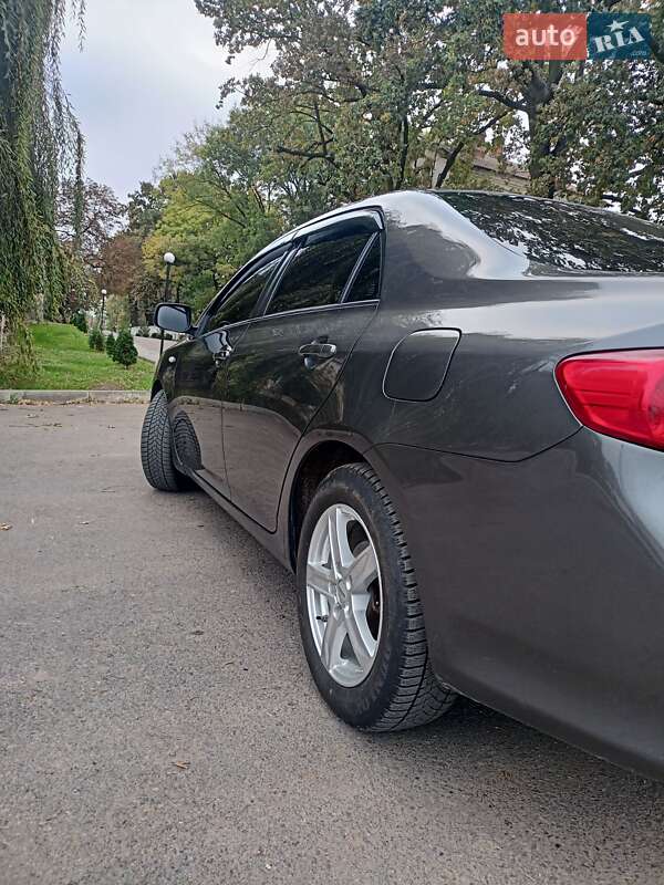 Седан Toyota Corolla 2008 в Виннице