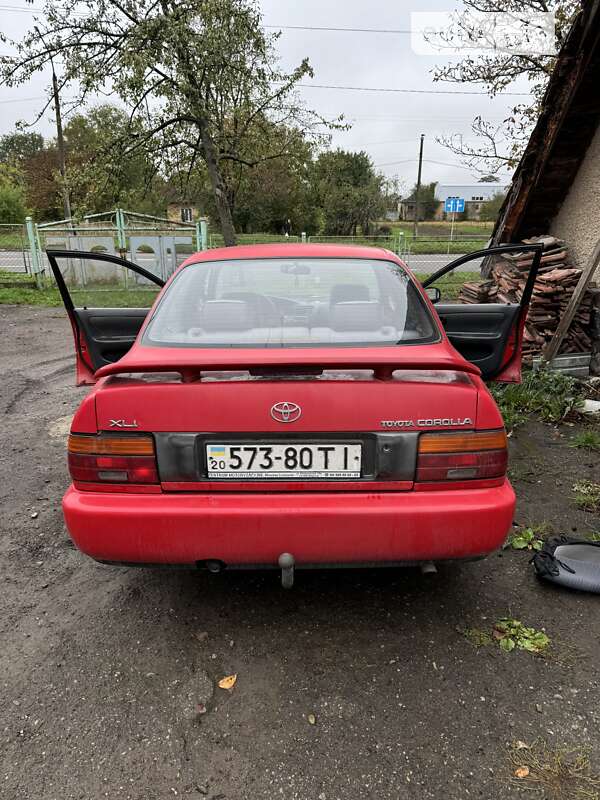 Седан Toyota Corolla 1994 в Бурштині