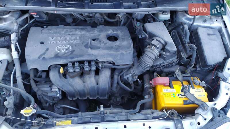 Седан Toyota Corolla 2008 в Теофіполі