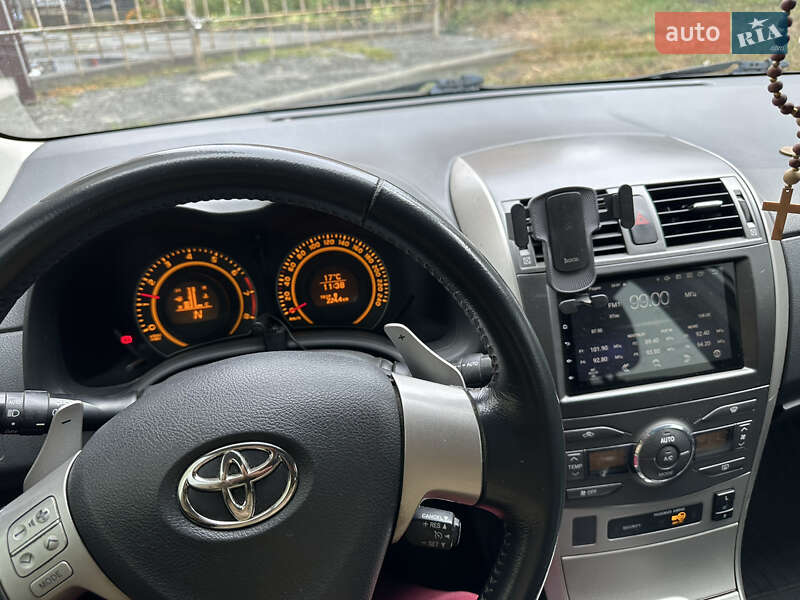 Седан Toyota Corolla 2007 в Нових Петрівцях
