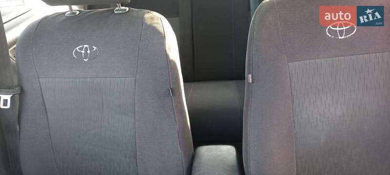 Седан Toyota Corolla 2004 в Одесі