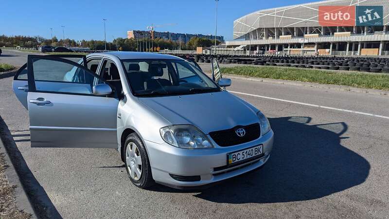 Седан Toyota Corolla 2003 в Львове