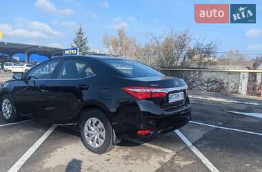 Седан Toyota Corolla 2014 в Ивано-Франковске