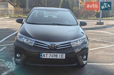 Седан Toyota Corolla 2014 в Ивано-Франковске