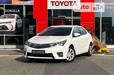 Седан Toyota Corolla 2014 в Ивано-Франковске