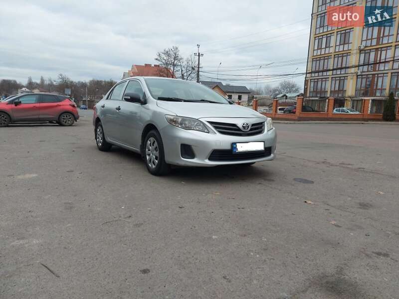 Седан Toyota Corolla 2012 в 