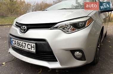 Седан Toyota Corolla 2016 в Черкасах