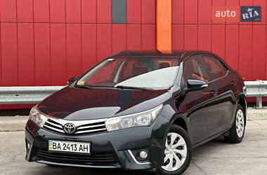 Седан Toyota Corolla 2013 в Киеве