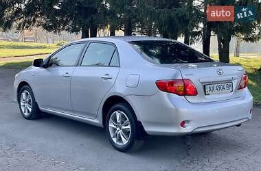 Седан Toyota Corolla 2008 в Ровно