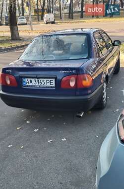 Седан Toyota Corolla 1997 в Киеве