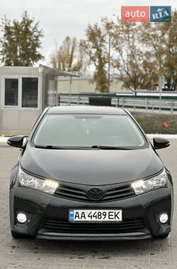 Седан Toyota Corolla 2013 в Києві