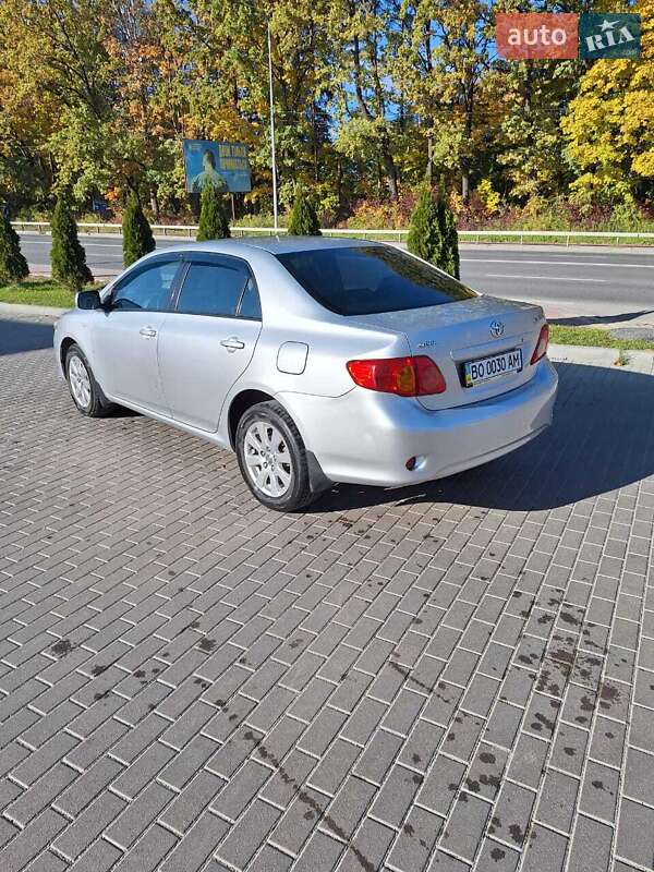 Седан Toyota Corolla 2008 в Тернополе