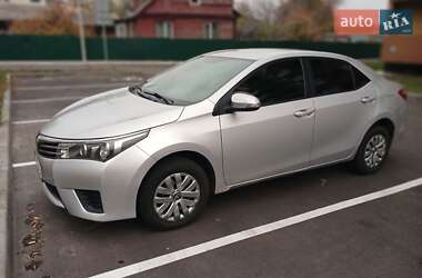 Седан Toyota Corolla 2013 в Чернигове