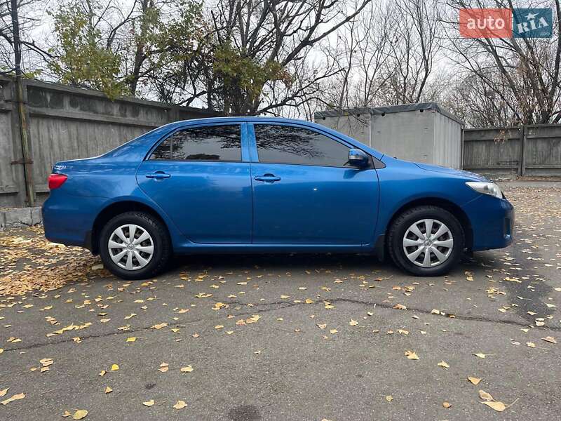 Седан Toyota Corolla 2011 в Киеве