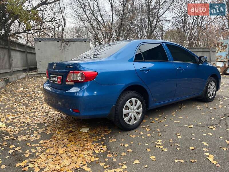 Седан Toyota Corolla 2011 в Киеве