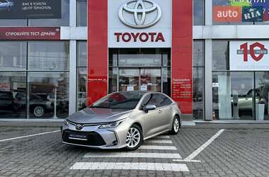 Седан Toyota Corolla 2019 в Тернополе